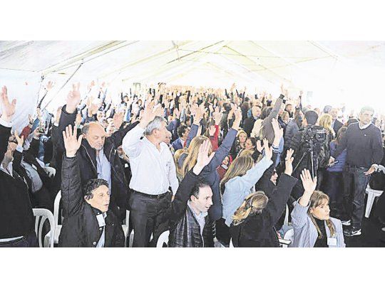 Contundente. La conducción actual del gremio que nuclea a los médicos de los hospitales porteños -encabezada por el doctor Jorge Gilardi (foto)- fue ratificada en una Asamblea por el voto mayoritario de los afiliados.