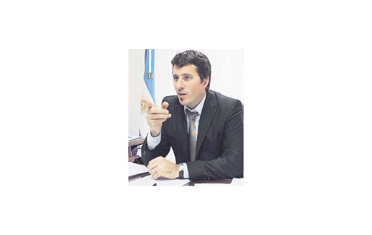 Se detectaron cuevas en consultorios médicos, solárium, agencias de viajes y con narcos, según el titular de la Procelac, Carlos Gonella.