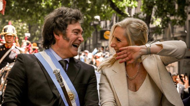 Karina Milei junto al presidente Javier Milei con su reloj Grovana. 