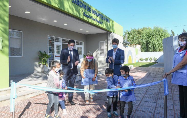 Juan Andreotti y Nicolás Trotta inauguraron el nuevo Jardín Nº 902 que se construyó con fondos municipales.