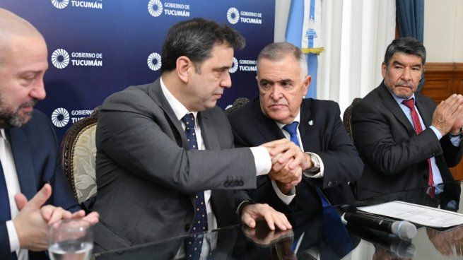 Lisandro Catalán y Osvaldo Jaldo estrecharon manos.