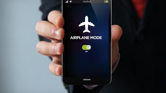 El momod avión puede mejorar el rendimiento de tu teléfono con estos trucos.