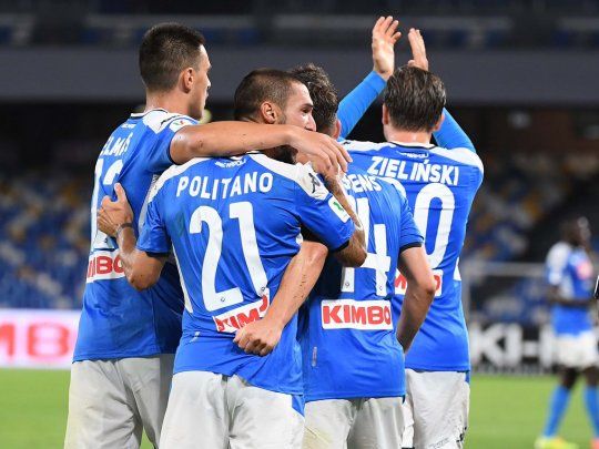 Napoli empató con Inter y el miércoles definirá la Copa Italia ante Juventus.