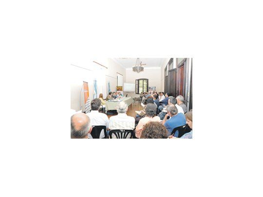 El ministro de Asuntos Agrarios de la provincia de Buenos Aires, Ariel Franetovich, anunció la creación del área apícola en la cartera, al presidir la quinta reunión del sector.