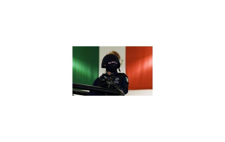 En México dan de baja a 3.200 agentes por violaciones a la ley