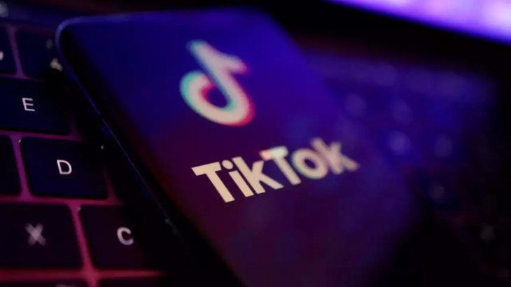 Estados Unidos busca prohibir TikTok, acusado de difundir información al gobierno chino.