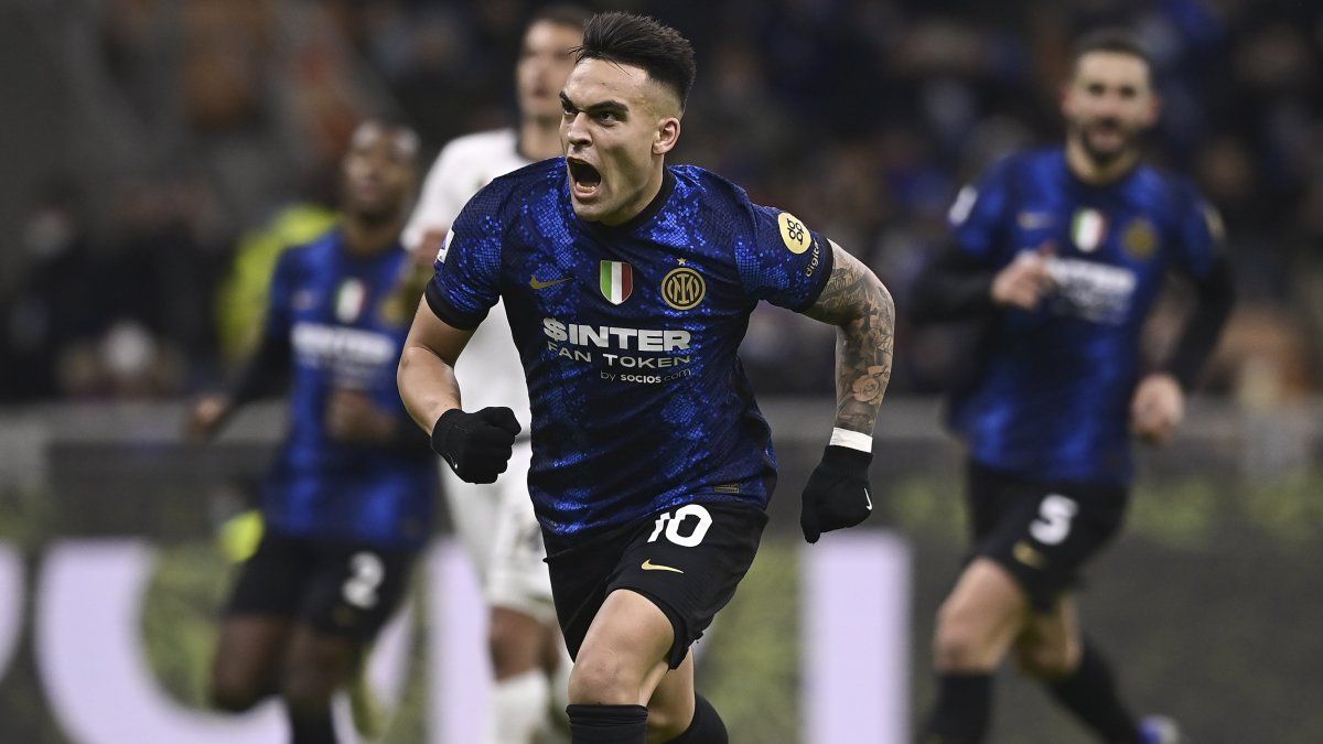 With a goal from Lautaro Martínez Inter was within shot of Napoli