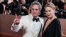 Mark Ruffalo junto a su esposa en la alfombra roja de los Golden Globes.