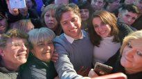 Objetivo. Axel Kicillof pasó por Chivilcoy para respaldar la candidatura de la diputada Constanza “Coty” Alonso a la intendencia. Es parte de su apuesta por las cabeceras del interior de la Provincia.