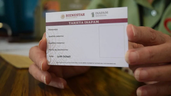 La presentación de la documentación completa en el INAPAM garantiza la entrega inmediata del nuevo plástico de beneficios. La presentación de la documentación completa en el INAPAM garantiza la entrega inmediata del nuevo plástico de beneficios.