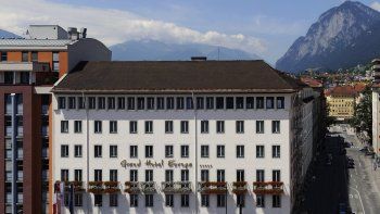 Una recepcionista italiana dio positivo por coronavirus en el Gran Hotel Europa.