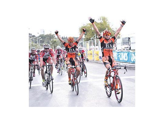 Sebastián Tolosa y Julián Gaday consiguieron el primero y segundo puesto en la primera etapa de  la Vuelta Turística de Entre Ríos.