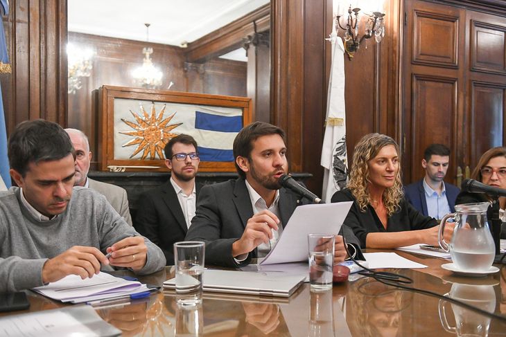 Gustavo Arengo y su equipo expusieron en la Legislatura porteña. Gustavo Arengo y su equipo expusieron en la Legislatura porteña. 