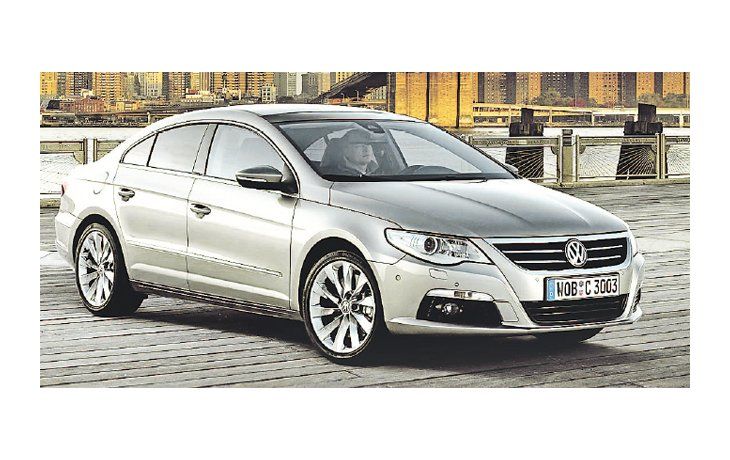 ámbito.com | El volante, los asientos y la pantalla multifunción del equipo de audio son algunas diferencias del interior con respecto al sedán.