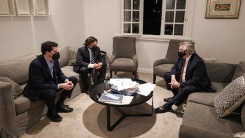 Sáenz, el pasado viernes, reunido con Alberto Fernández, y el jefe de Gabinete, Eduardo De Pedro.
