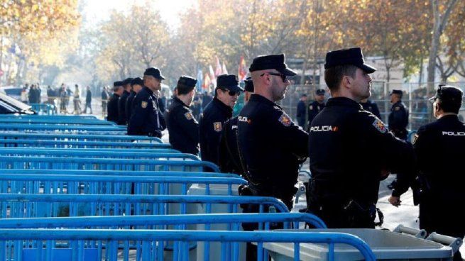 policia seguridad cancha.jpg