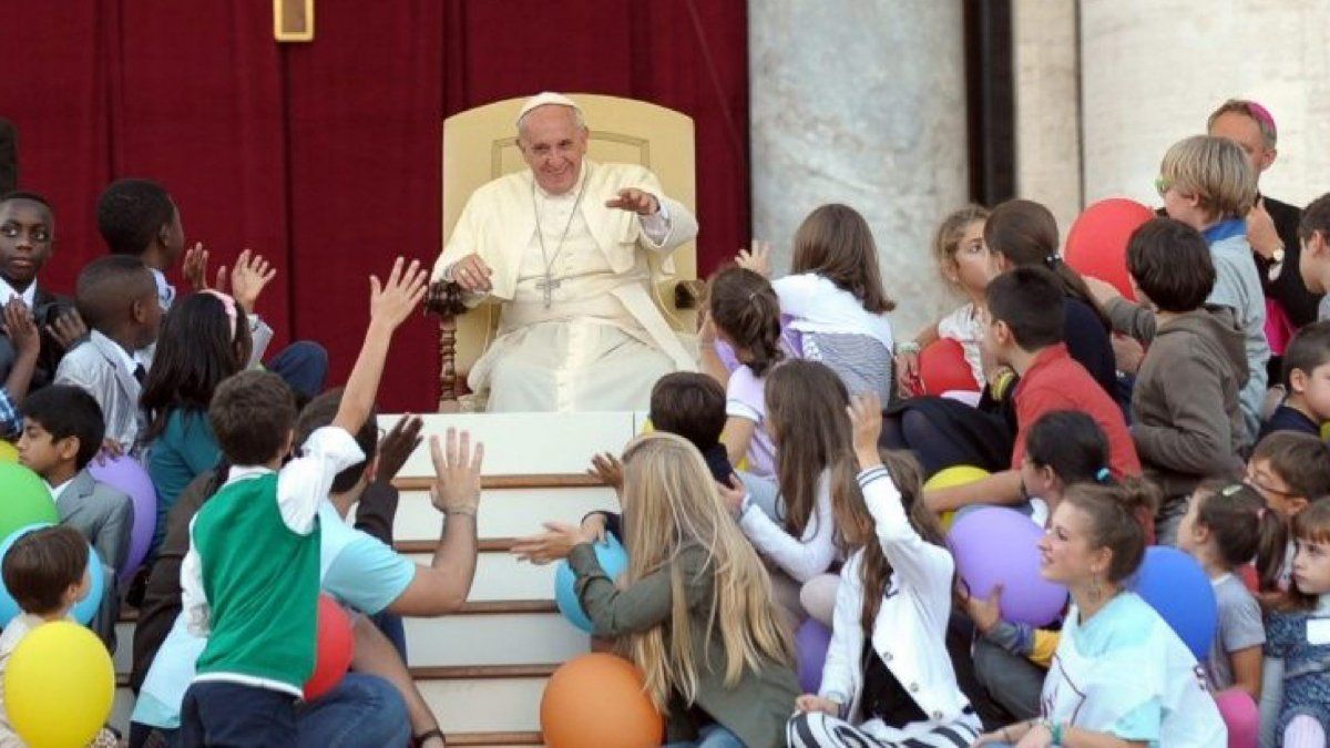 Pope Francis proposed filling the world with the roars of children and not with bombs and weapons