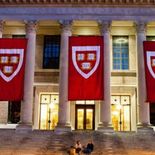 Harvard endurece sus criterios de calificación en al Facultad de Artes y Ciencias. Harvard endurece sus criterios de calificación en al Facultad de Artes y Ciencias.