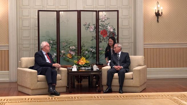 Mario Lubetkin se reunió con el jefe ejecutivo de Macao en una nueva apuesta del gobierno por el mercado asiático.