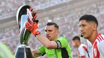 Franco Armani levanta la Supercopa Argentina, obtenida hace una semana luego de que River derrotara a Estudiantes de La Plata por 2-1. El arquero y capitán millonario se encamina para renovar su contrato, que vence el 31 de diciembre próximo.