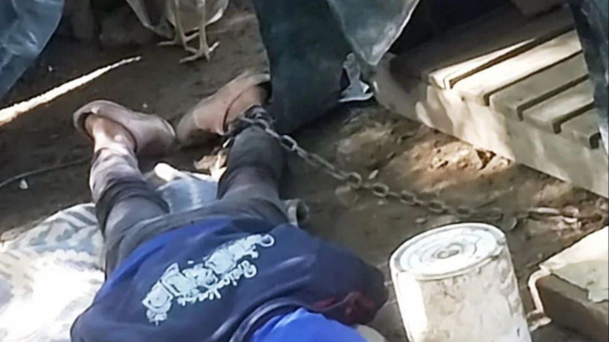 Salta: They rescued a woman with Down syndrome chained in the patio of her house
