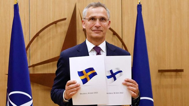 El secretario general de la OTAN, Jens Stoltenberg, sostiene el pedido de adhesión de Suecia y Finlandia.