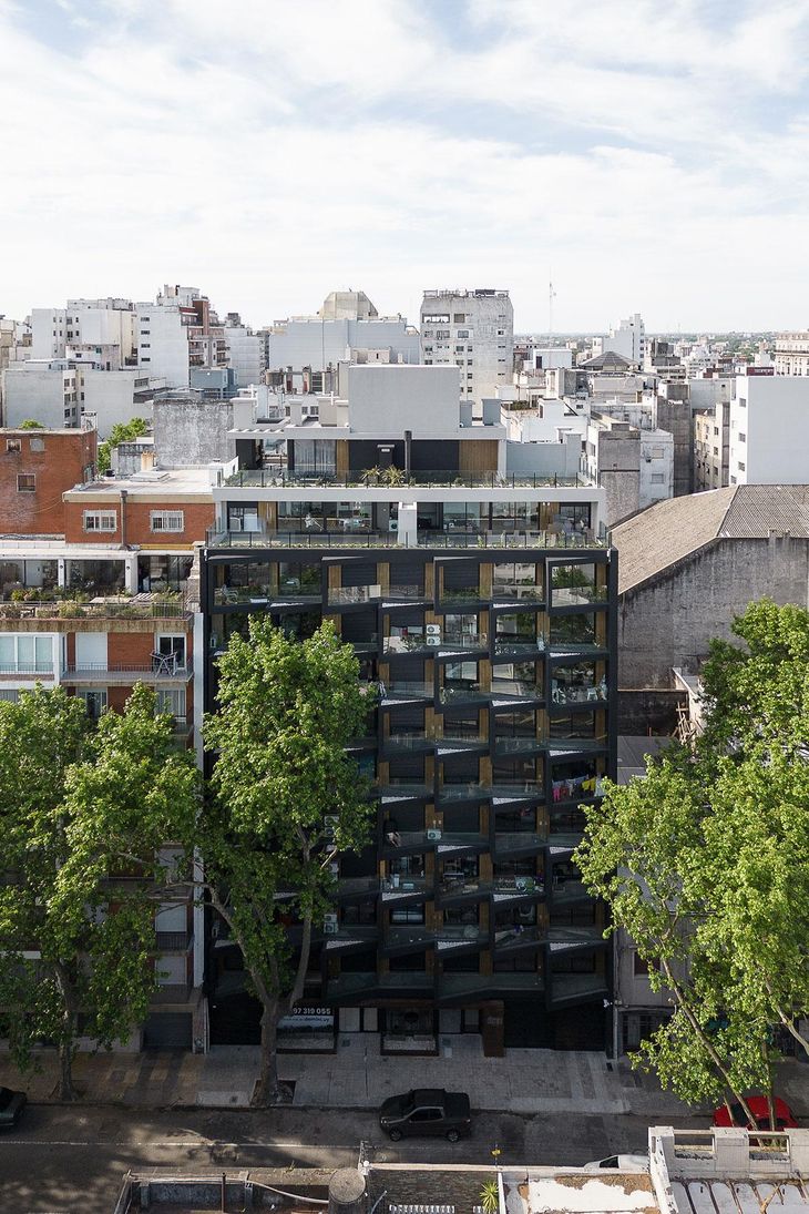 Domini Soriano: ubicado en Centro Sur, Soriano y Gutiérrez Ruíz, a pasos de la Avenida 18 de Julio Domini Soriano: ubicado en Centro Sur, Soriano y Gutiérrez Ruíz, a pasos de la Avenida 18 de Julio