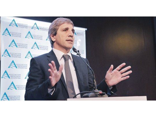 Promesa. Durante su exposición en el Palacio Duhau, el ministro Caputo aseguró que se va a cumplir con las metas de reducción del déficit fiscal