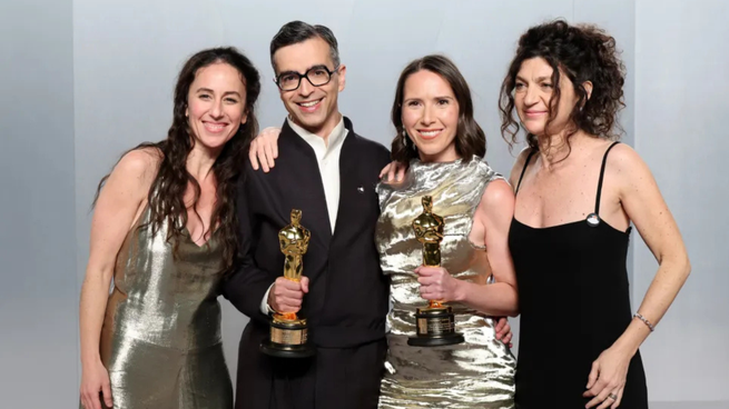 Violeta Kreimer junto a Alexandre Singh, Natalie Musteata y Valentina Merli en los Oscars.