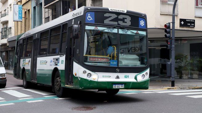 Importante reunión entre empresas de colectivos y el Gobierno.