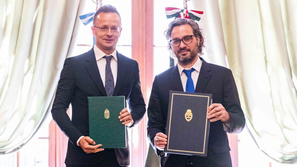 Hungary looks with interest at Argentine nuclear development and commercial exchange