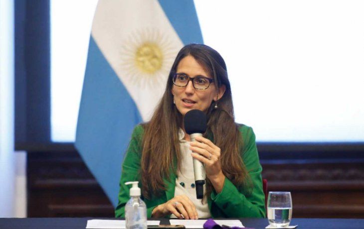 Elizabeth Gómez Alcorta renunció tras fuertes cruces por las detenidas mapuches
