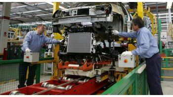 La producción nacional de vehículos cayó en agosto 8,5% interanual y subió 15,5% frente a julio pasado, según informó Adefa.