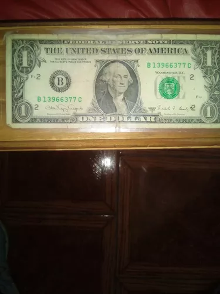 Este billete de un dólar está publicado en Mercado Libre por $500.000. Este billete de un dólar está publicado en Mercado Libre por $500.000.