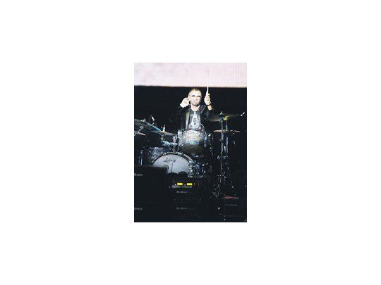 El baterista Ringo Starr, uno de los dos Beatles sobrevivientes, se presenta esta noche en el Luna Park en el marco de su gira