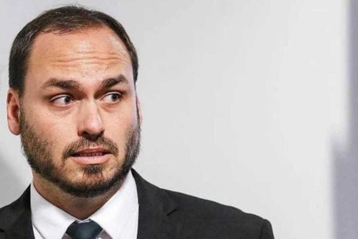 El concejal de Río de Janeiro, e hijo del exmandatario, Carlos Bolsonaro, fue señalado por la policía como miembro de la organización. El concejal de Río de Janeiro, e hijo del exmandatario, Carlos Bolsonaro, fue señalado por la policía como miembro de la organización.