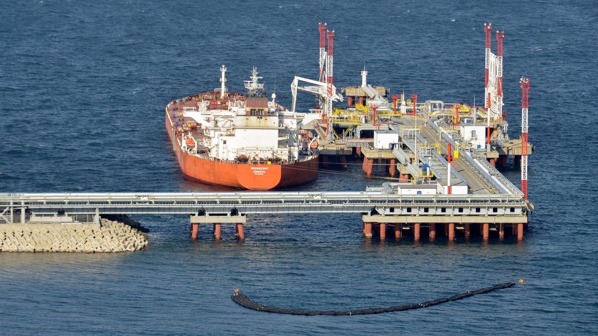 Russia Increases Oil Exports to Offset EU Sanctions