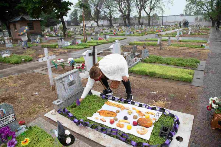 Casi 50 mil personas conmemoraron el Día de los Muertos en el Cementerio de  Flores