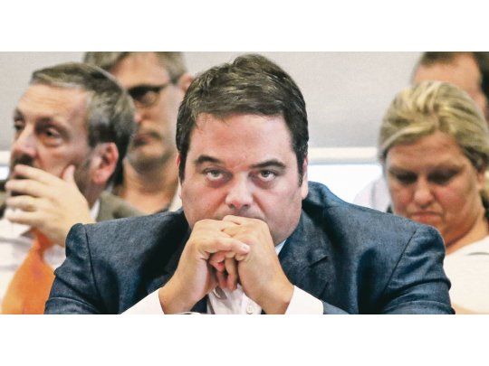 Burocracia. Triaca sumará secretarías y cargos para más cercanos.