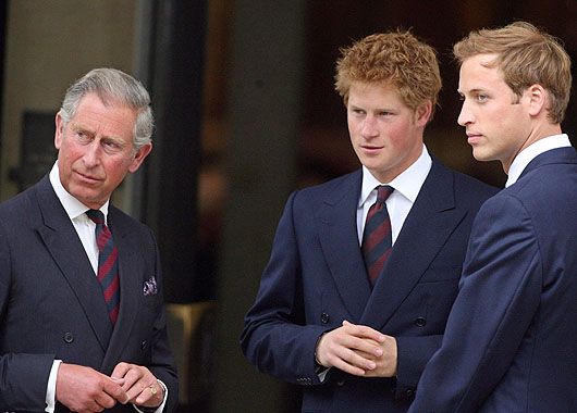 Príncipe Harry vista a Rey Carlos luego de conocer su diagnostico con cáncer.