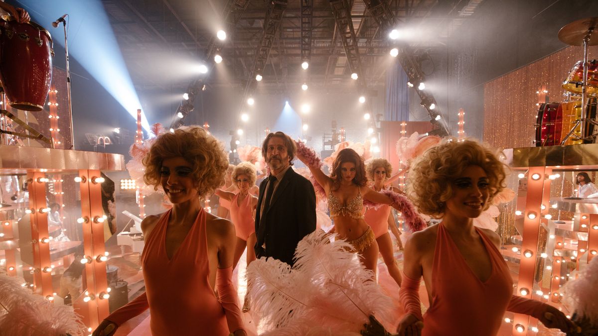 The new Alejandro González Iñárritu hits theaters before its premiere on Netflix