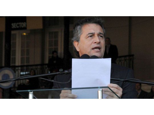 “La plata está ahí: en la brecha que hay entre lo que nosotros vendemos un litro de leche y lo que cobran cualquier producto que sale del litro de leche que vendemos”, detalló Etchevehere.