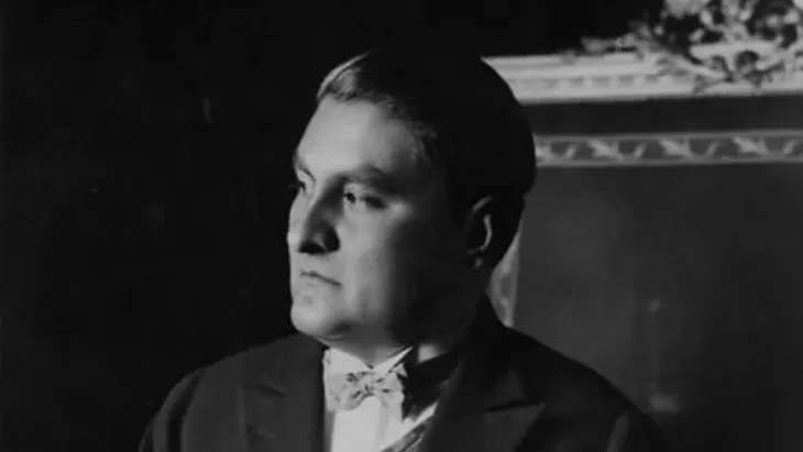 Nace en 1890 en Ciudad Victoria, Tamaulipas, Emilio Portes Gil, presidente de México de 1928 a 1930. Nace en 1890 en Ciudad Victoria, Tamaulipas, Emilio Portes Gil, presidente de México de 1928 a 1930.