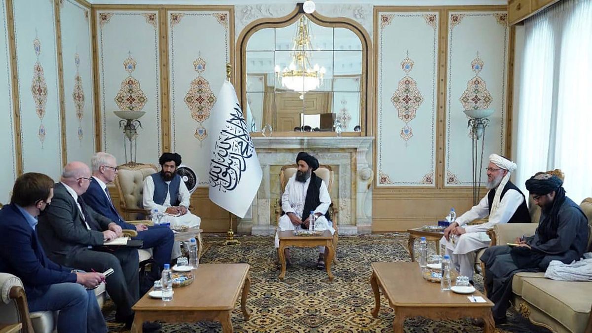 The West does not set an example and excludes women from negotiations with the Taliban