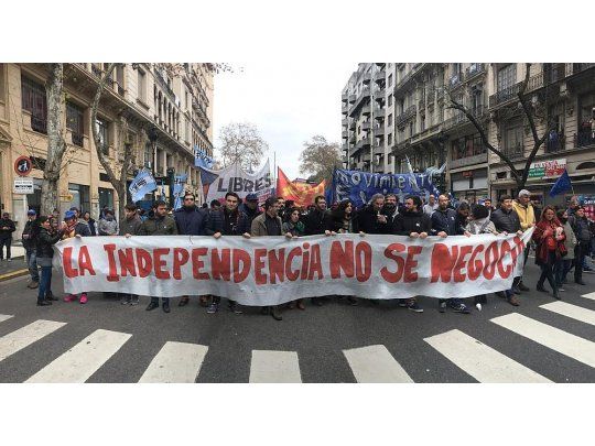 Multisectorial opositora tuvo su contrafestejo con fuertes críticas al Gobierno y el FMI