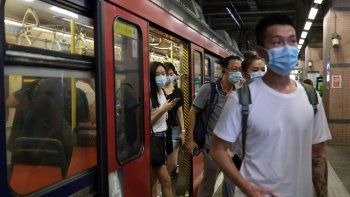 El &uacute;ltimo balance oficial en Hong Kong es de 108 contagios diarios.