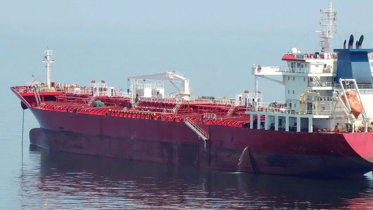 El petrolero Rich Starry fue uno de los pocos buques que atravesó la zona. El petrolero Rich Starry fue uno de los pocos buques que atravesó la zona.