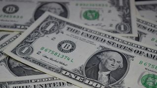 El dólar global se encamina a una caída semanal tras el recorte de tasas de la Reserva Federal. El dólar global se encamina a una caída semanal tras el recorte de tasas de la Reserva Federal.