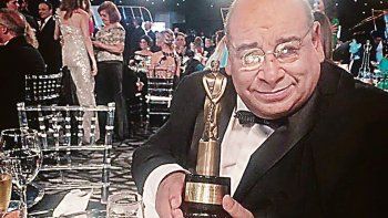 roly serrano: urtubey se escondio detras del espejo