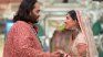 Anant Ambani y su prometida Radhika Merchant celebran su matrimonio en Bombay. 